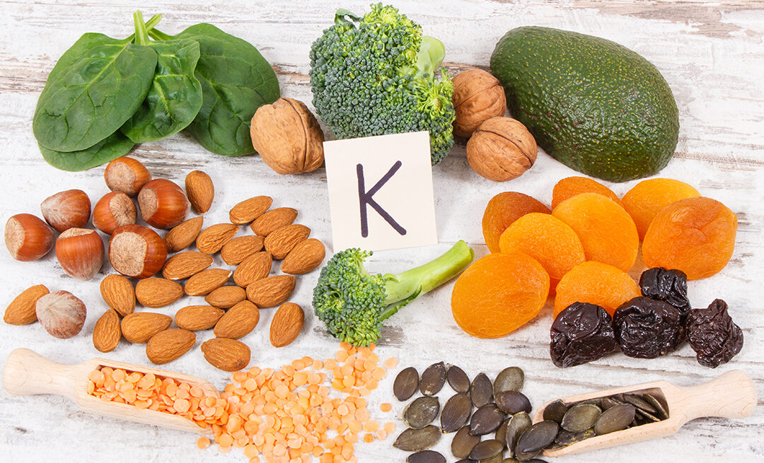 Cuáles son los beneficios de consumir alimentos ricos en vitamina K